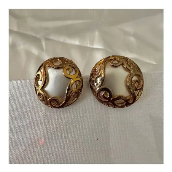 Gold tone and white circle clip on earrings - Picture 2 of 8